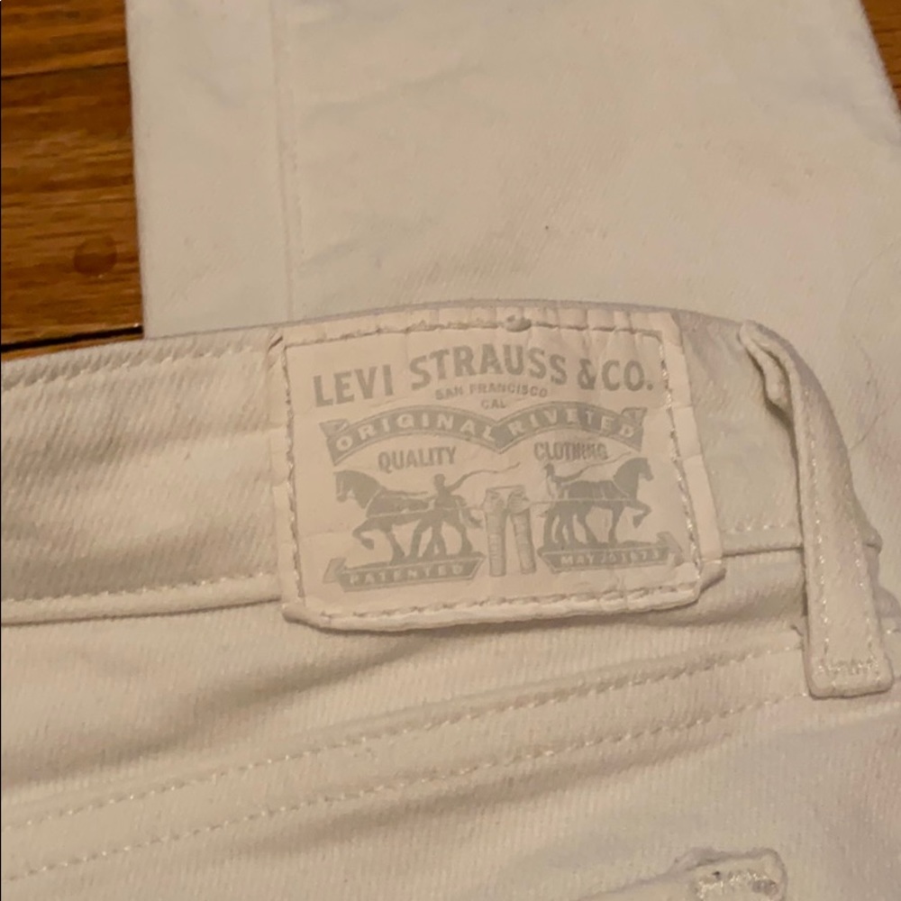 White Levis 711 - Picture 3 of 4